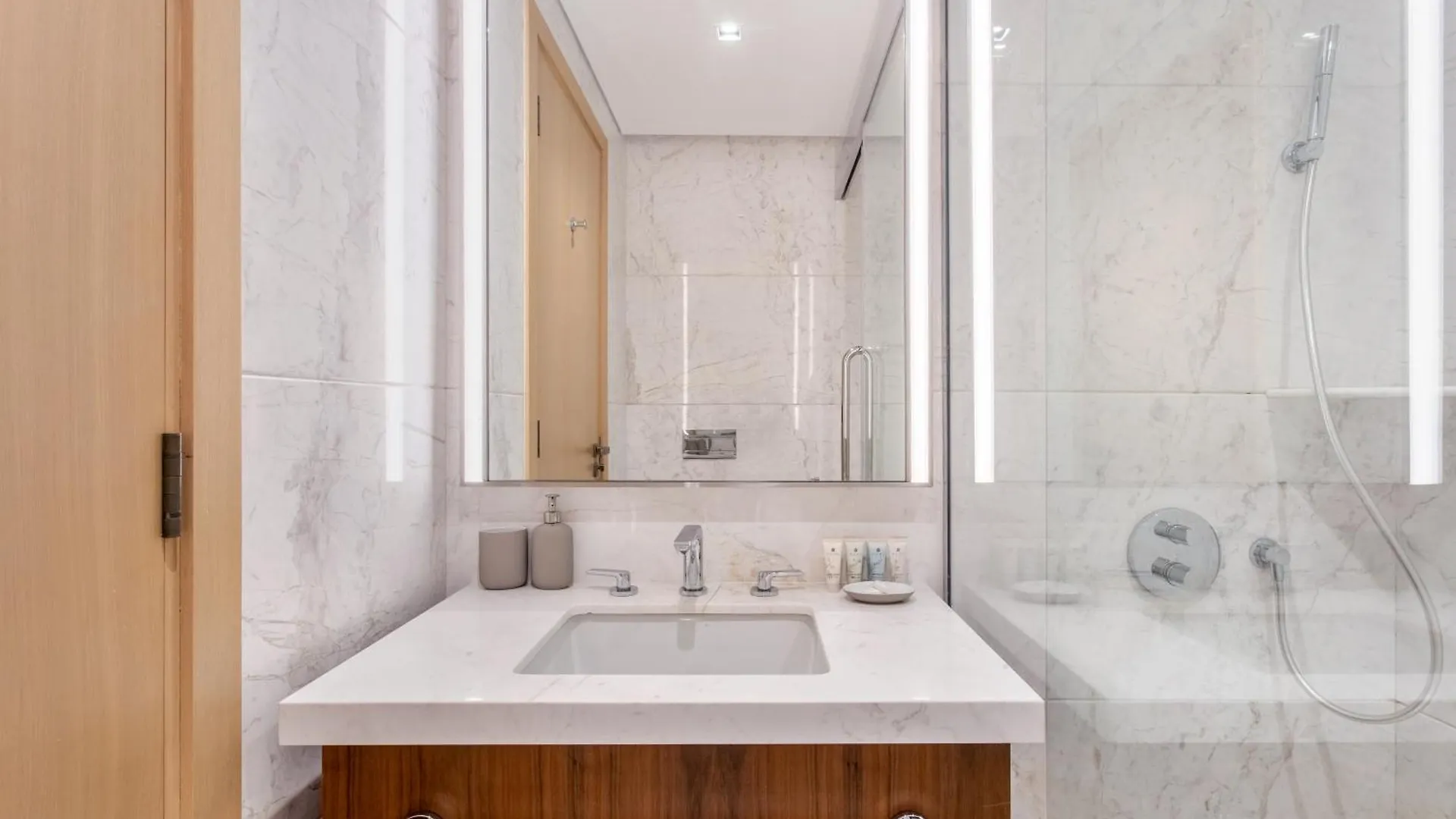 Modern Comfort1Br Rp Heights 5-Min Dubai Mall