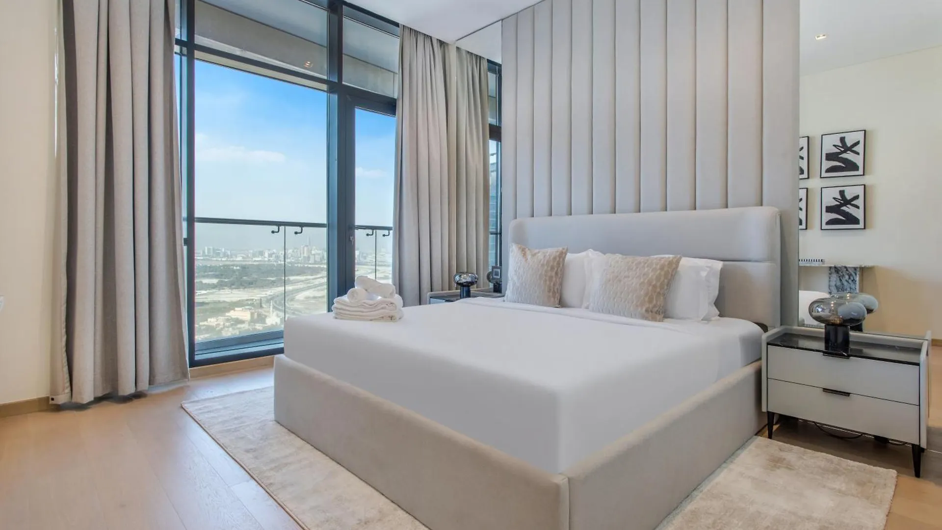 Modern Comfort1Br Rp Heights 5-Min Dubai Mall Apartment